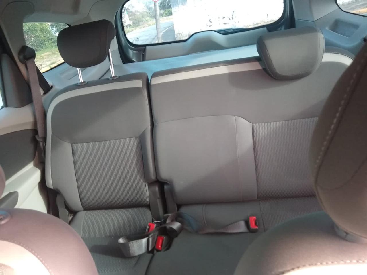 Bancos traseiros da Chevrolet Spin